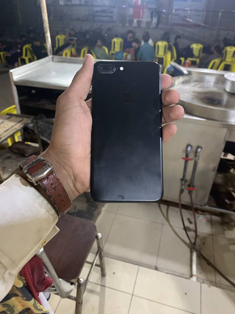 Apple iPhone 7 Plus 3