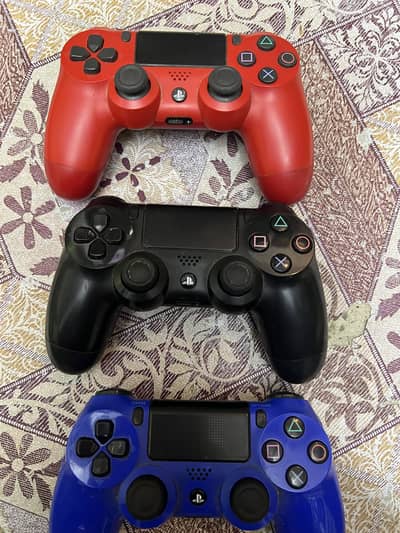 PlayStation 4 controllers