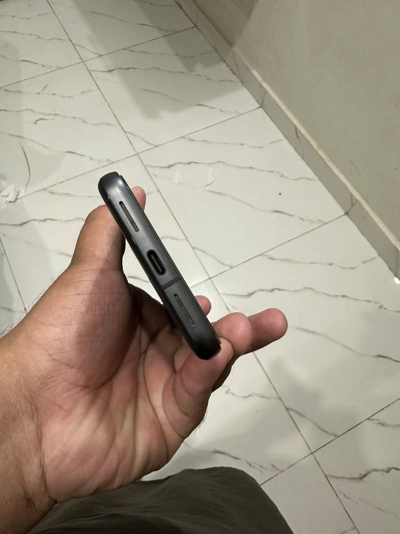 Google Pixel 8 2