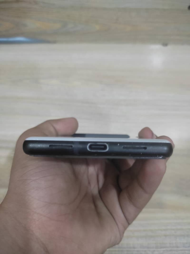 Google Pixel 6 4
