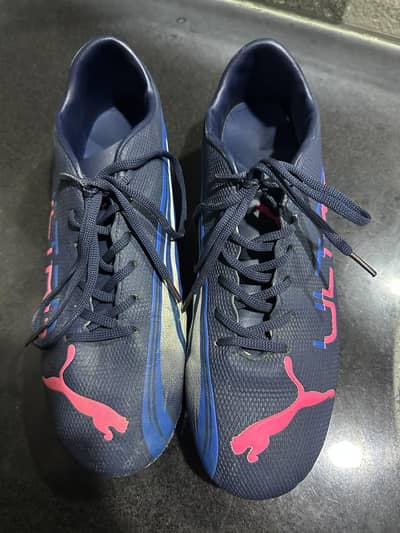 Football shoes