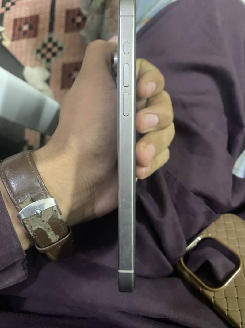 Apple iPhone 15 Pro Max 8