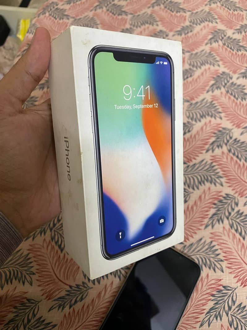 Apple iPhone X 4