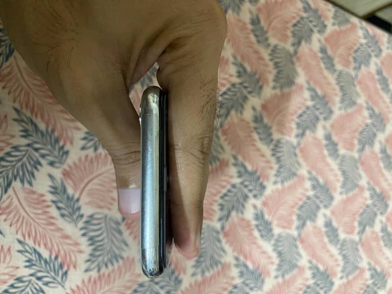 Apple iPhone X 6