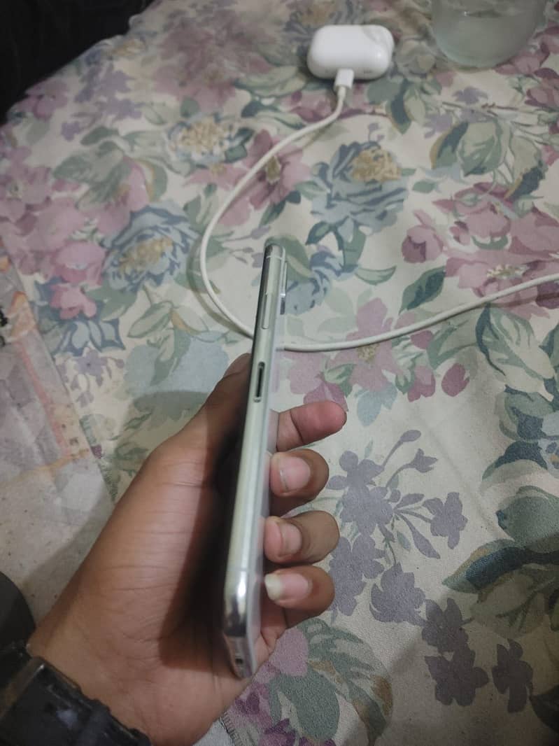 Apple iPhone X 6