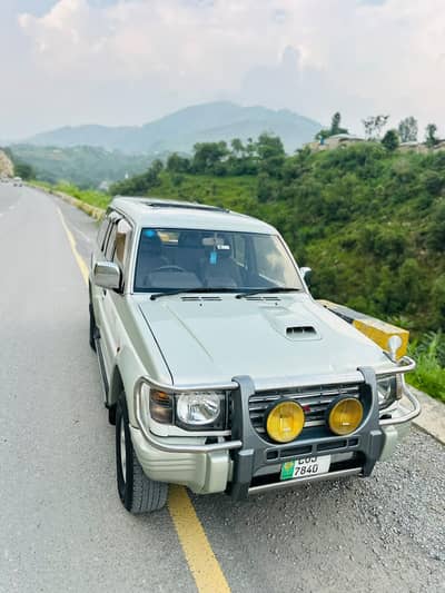 Mitsubishi Pajero 1992