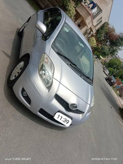 Toyota Vitz 2010/2014 4.5 grade TOTALLY GENUINE