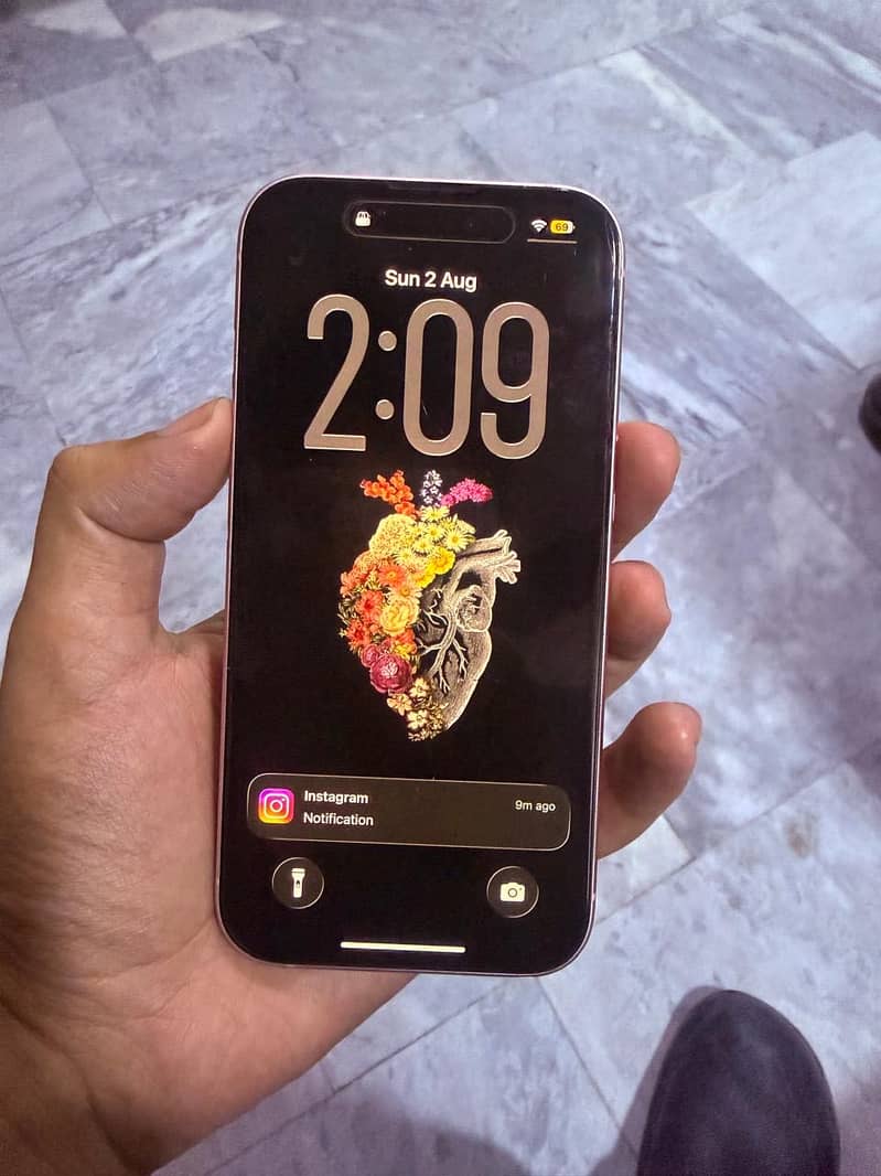 iPhone 15 2