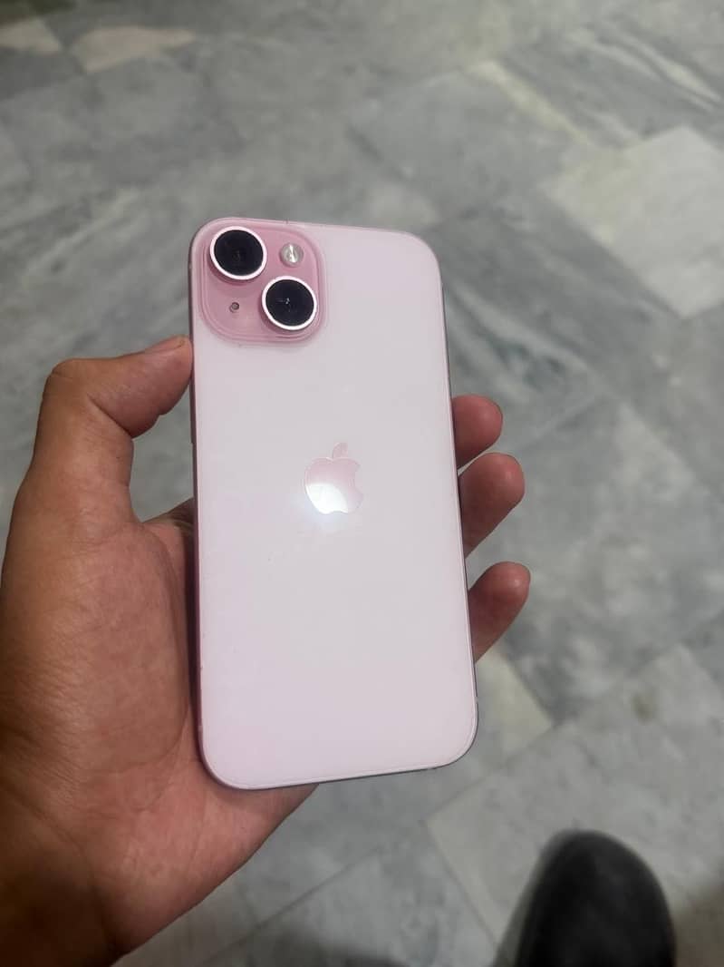 iPhone 15 3