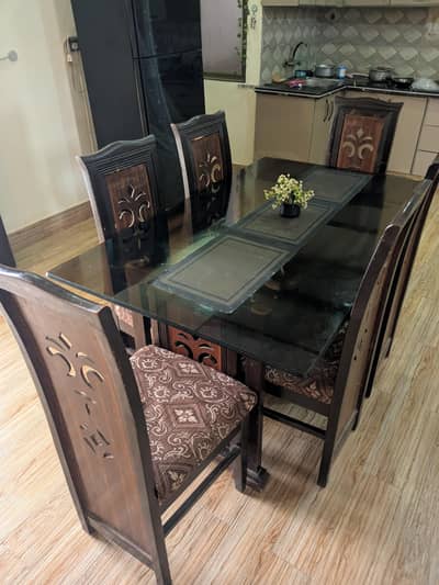 Dining table 6 seater wood