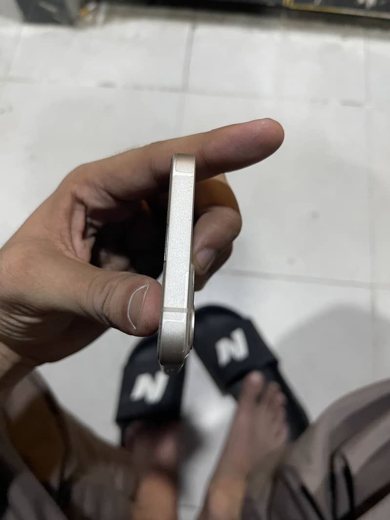 Apple iPhone 13 3