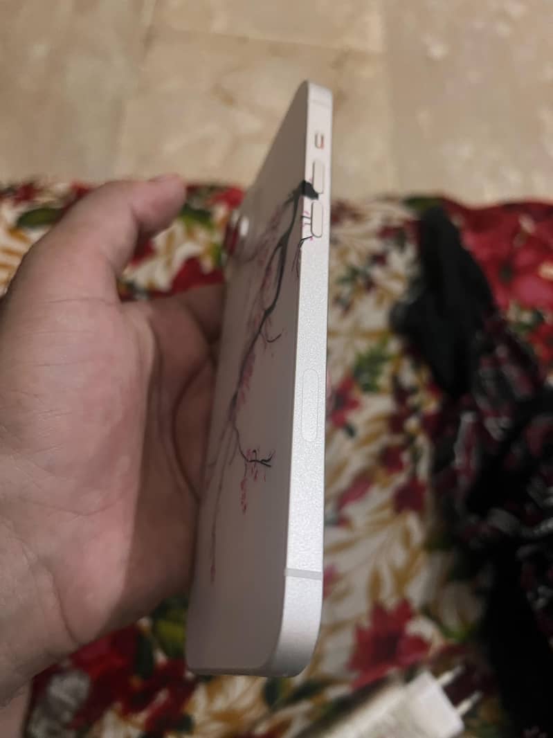 Apple iPhone 14 plus 3
