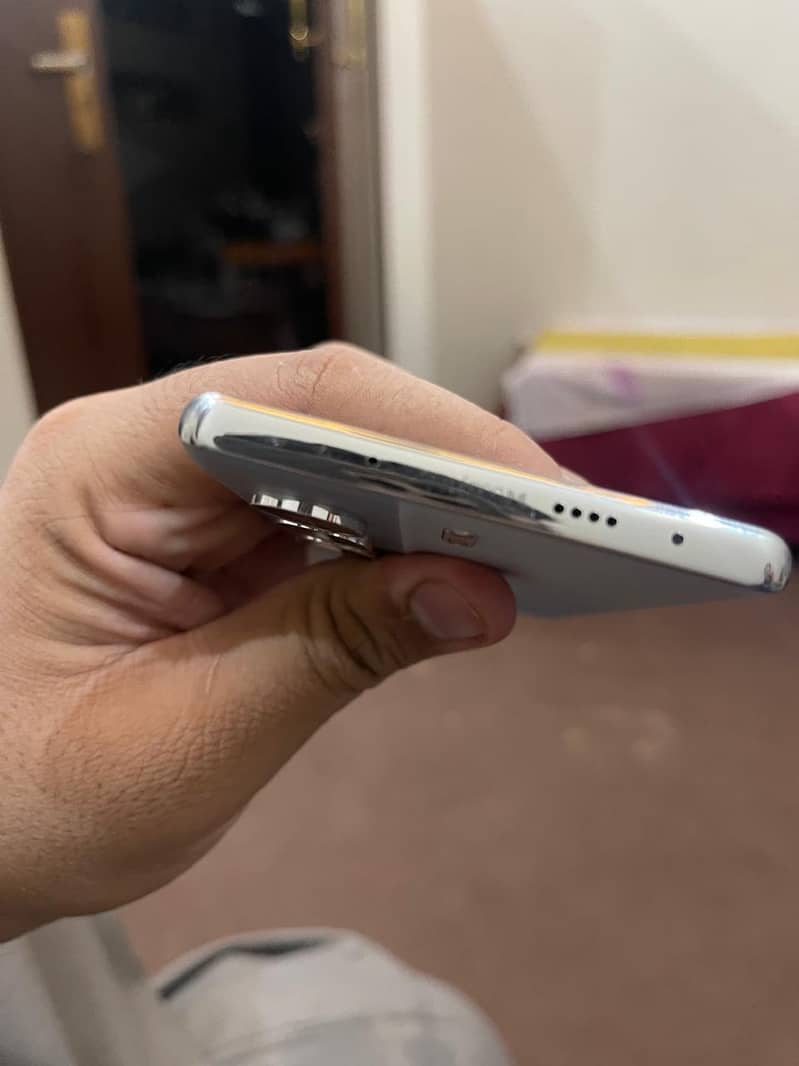 Tecno CAMON 40 Pro 1