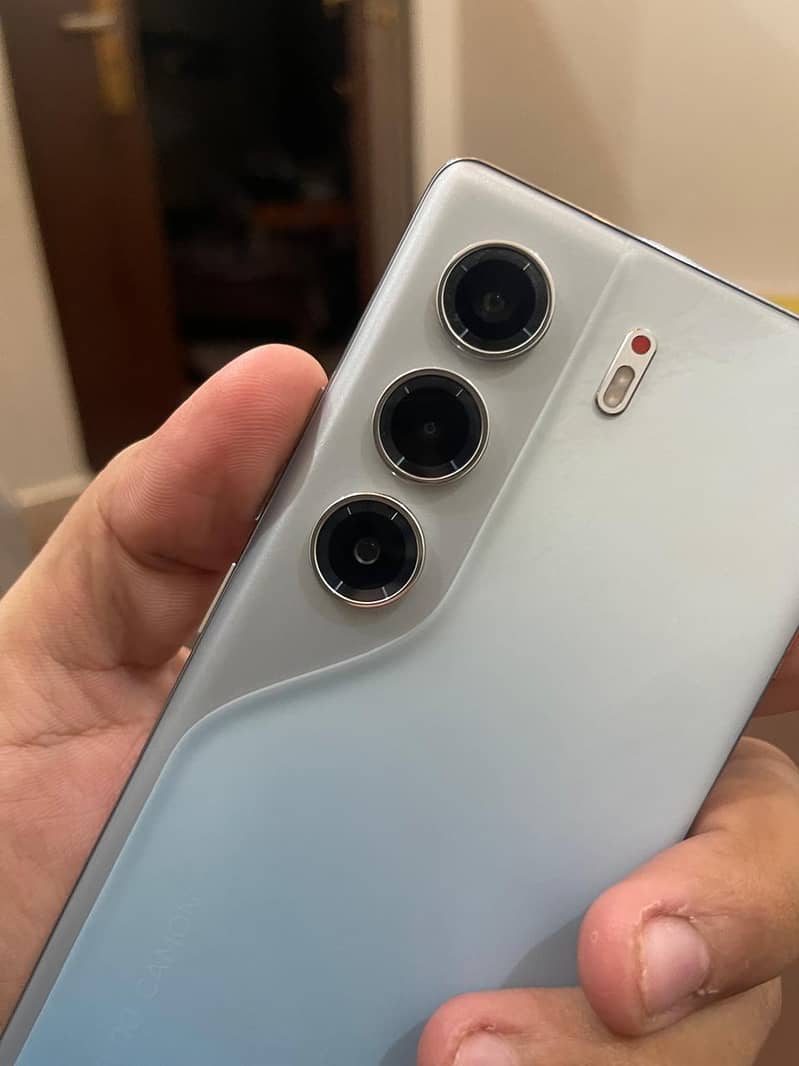Tecno CAMON 40 Pro 5