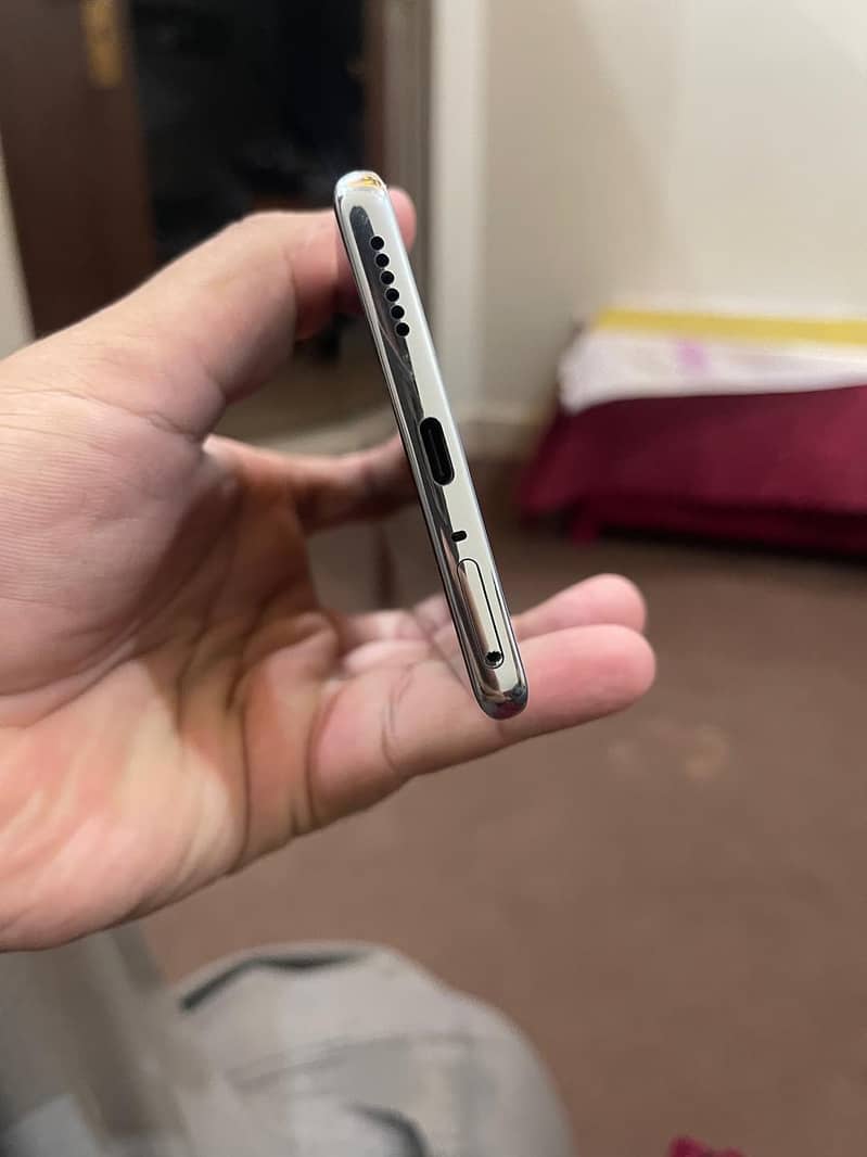 Tecno CAMON 40 Pro 6