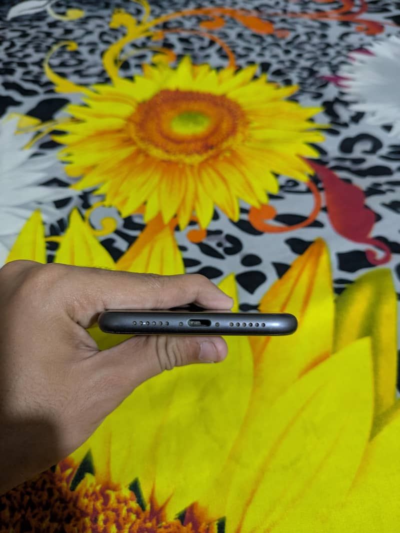 Apple iPhone 11 5