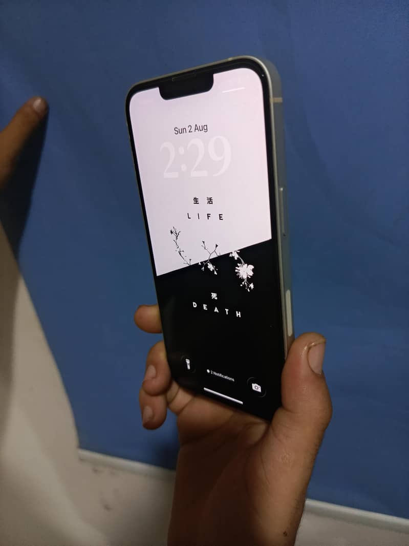 Apple iPhone 13 2