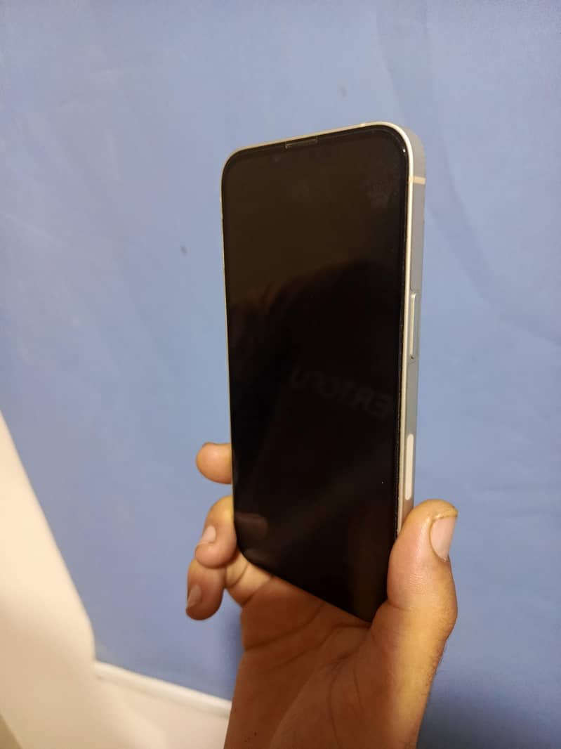 Apple iPhone 13 3