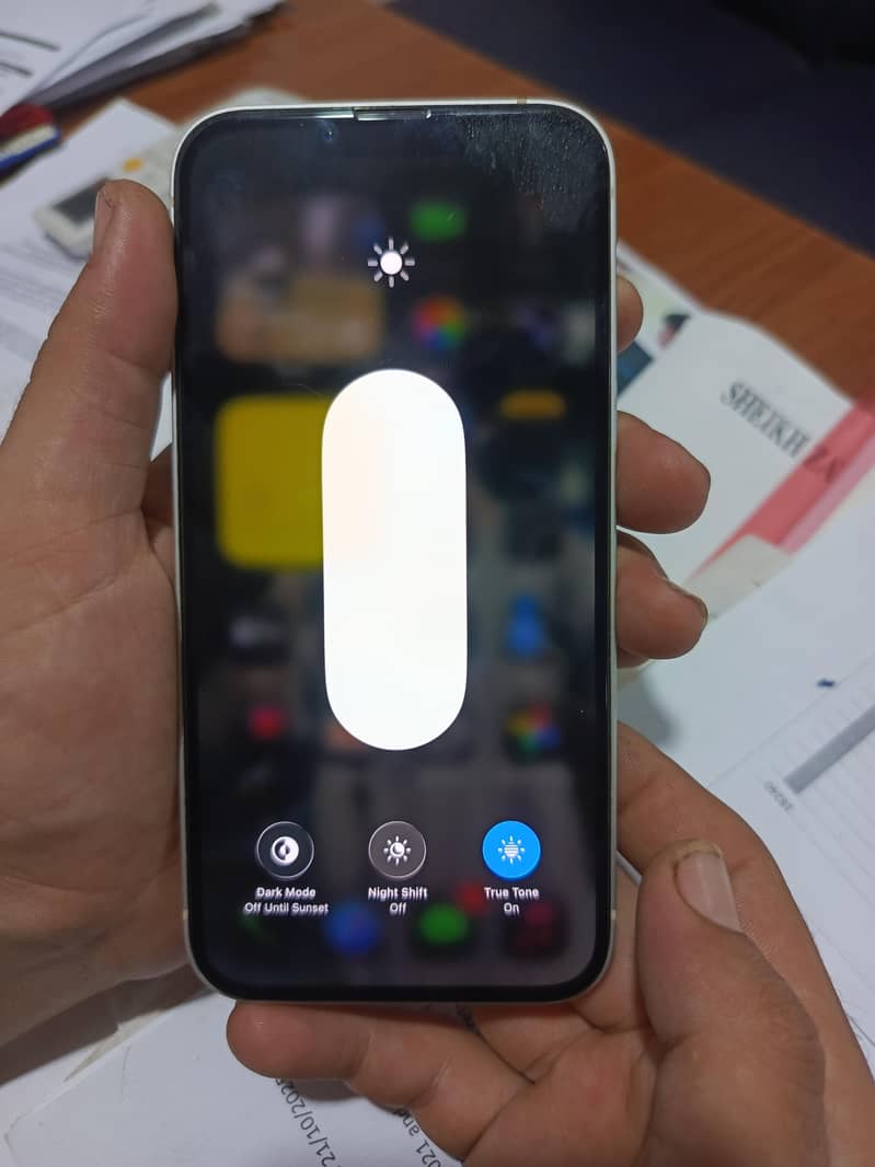 Apple iPhone 13 8