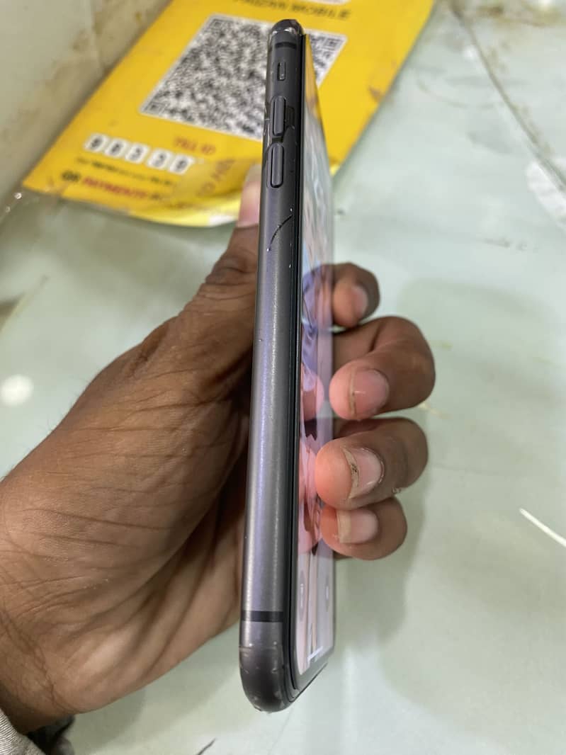 Apple iPhone 11 8