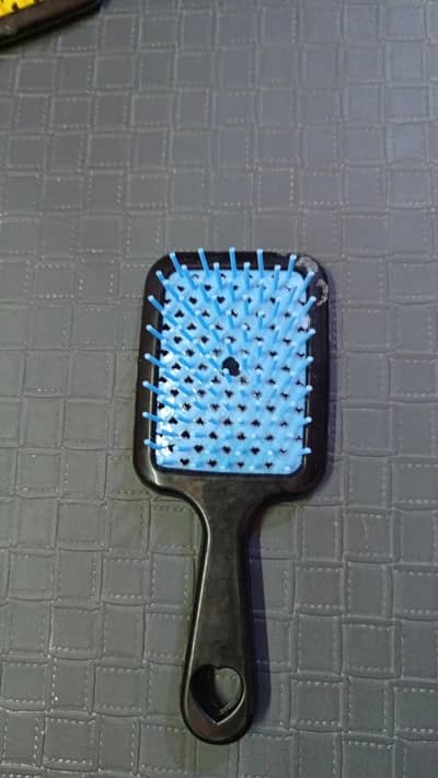 Hair brush