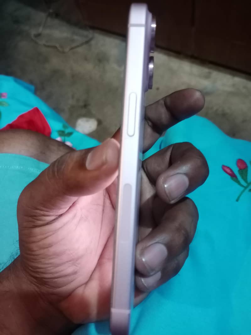 Apple iPhone 15 gb 128 4