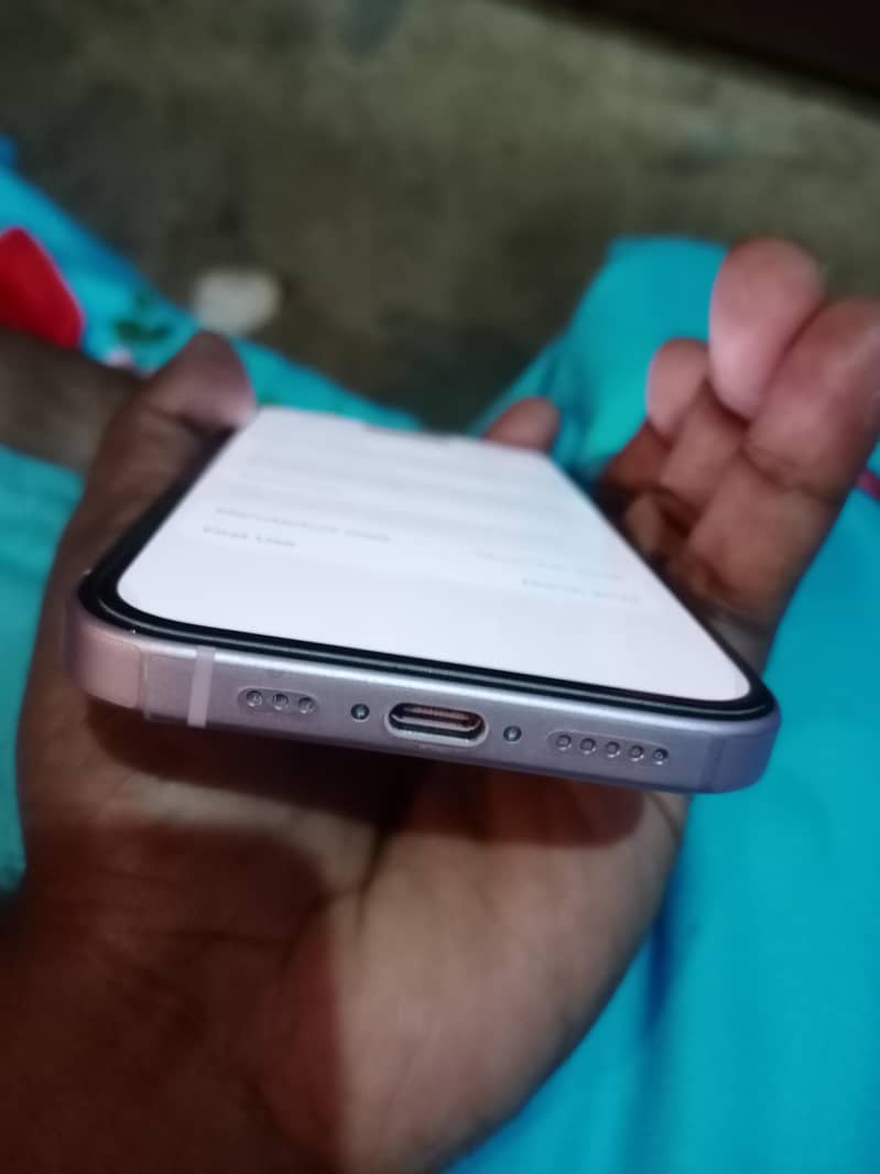 Apple iPhone 15 gb 128 6