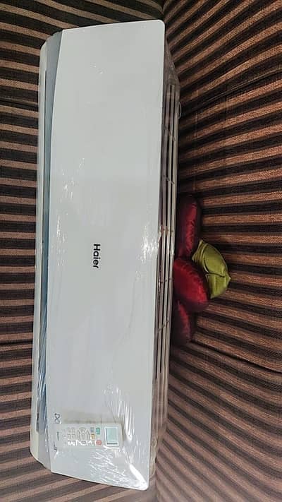 Haier 1 ton WiFi Heat and cool Dc inverter Home Used 2 session Used