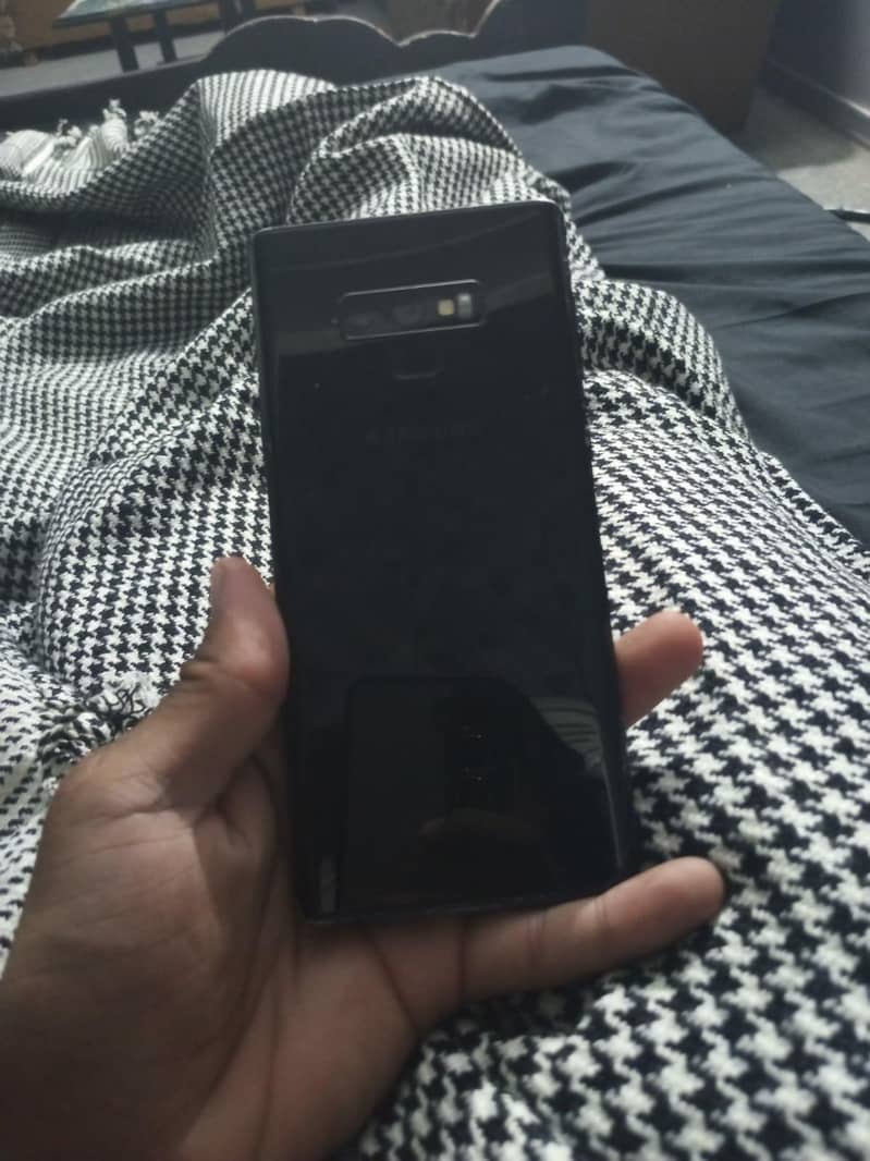 Samsung Mobile Note 9 1