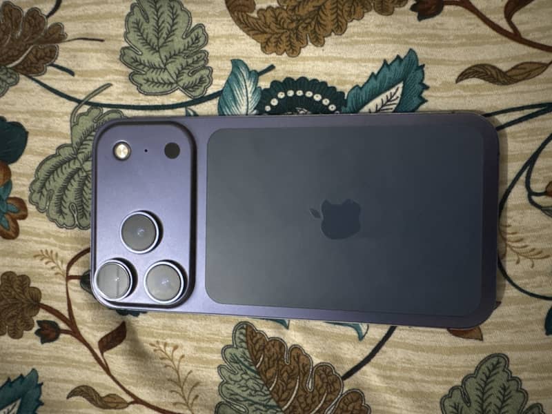 Apple iPhone XR 0