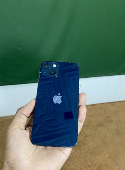 Apple iPhone 13