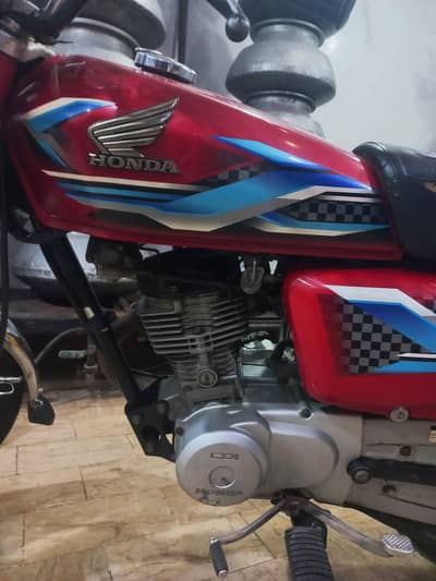 selling Honda cg 125 nut to nut genuine