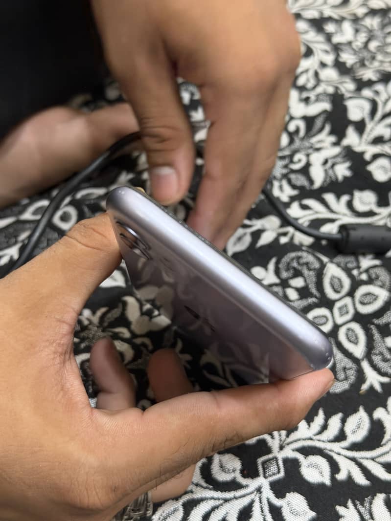 Apple iPhone 11 5