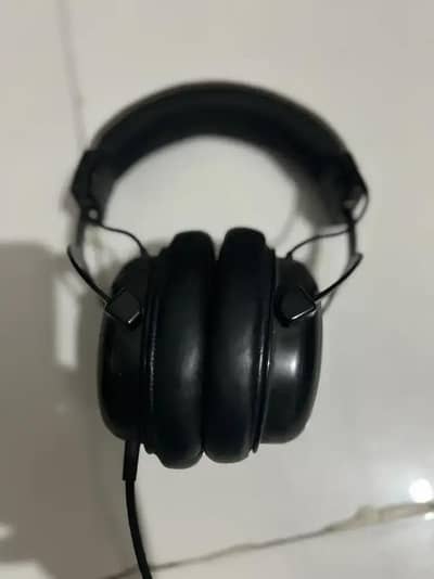 hyper x  cloud 2 condition 10/10 , best audio .