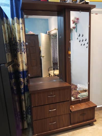 dress table