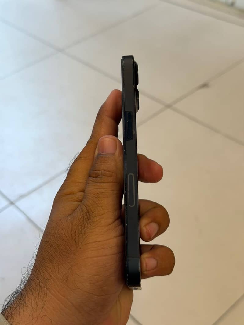 Apple iPhone 13 1