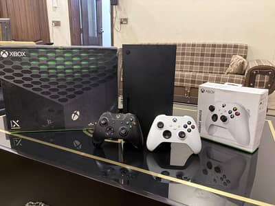 XBOX Series X 1TB with Two controllers and Box