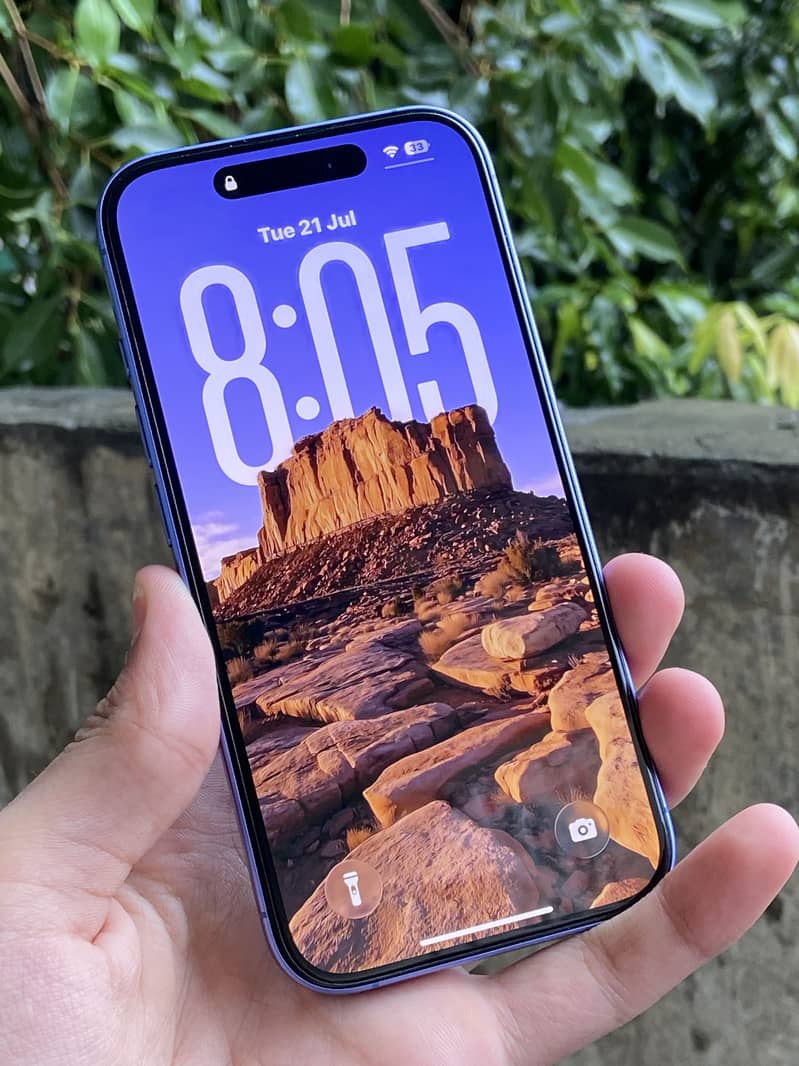 Apple iPhone 16 1