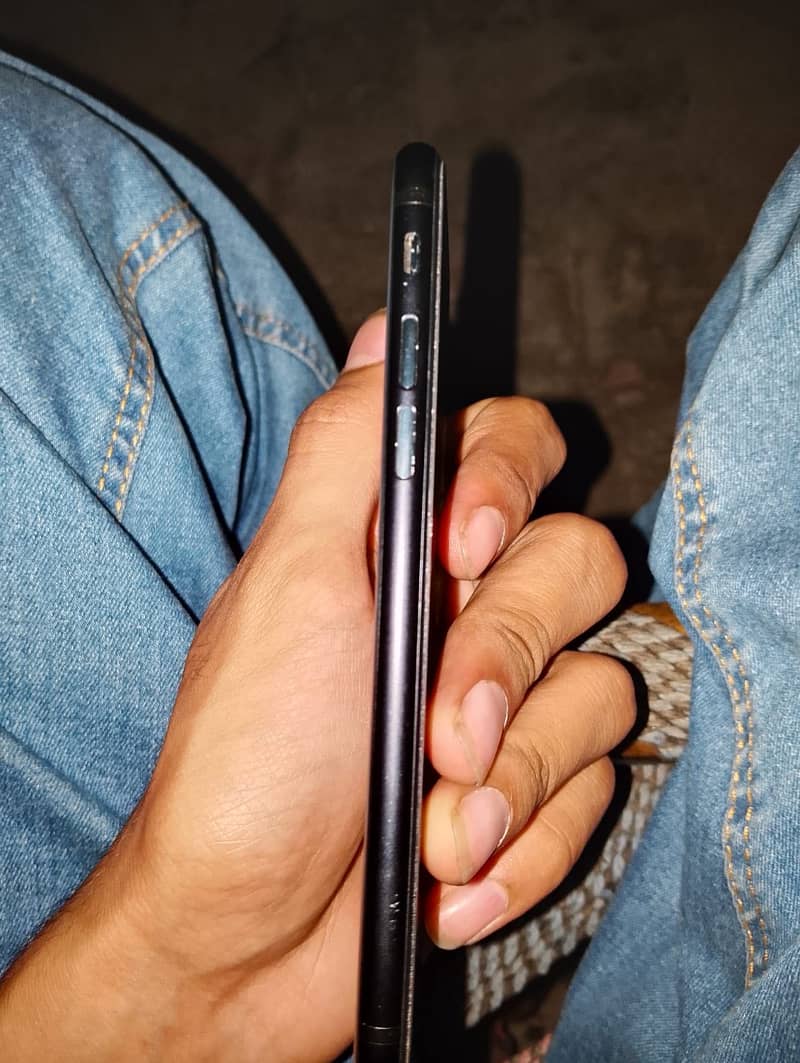 Apple iPhone SE 6