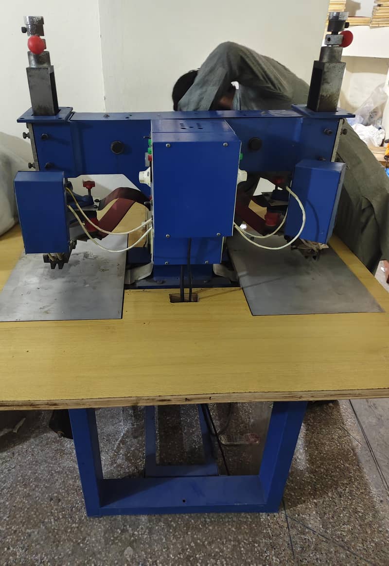 5000W EMBOSSING MACHINE 0