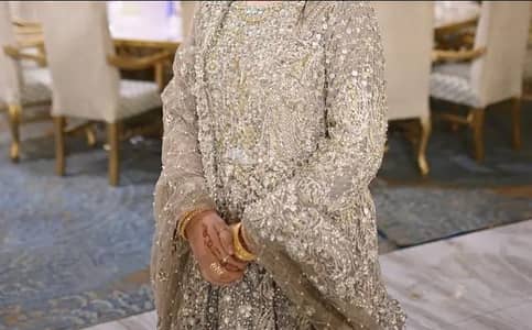 bridal  dress only one Time used argent for sale