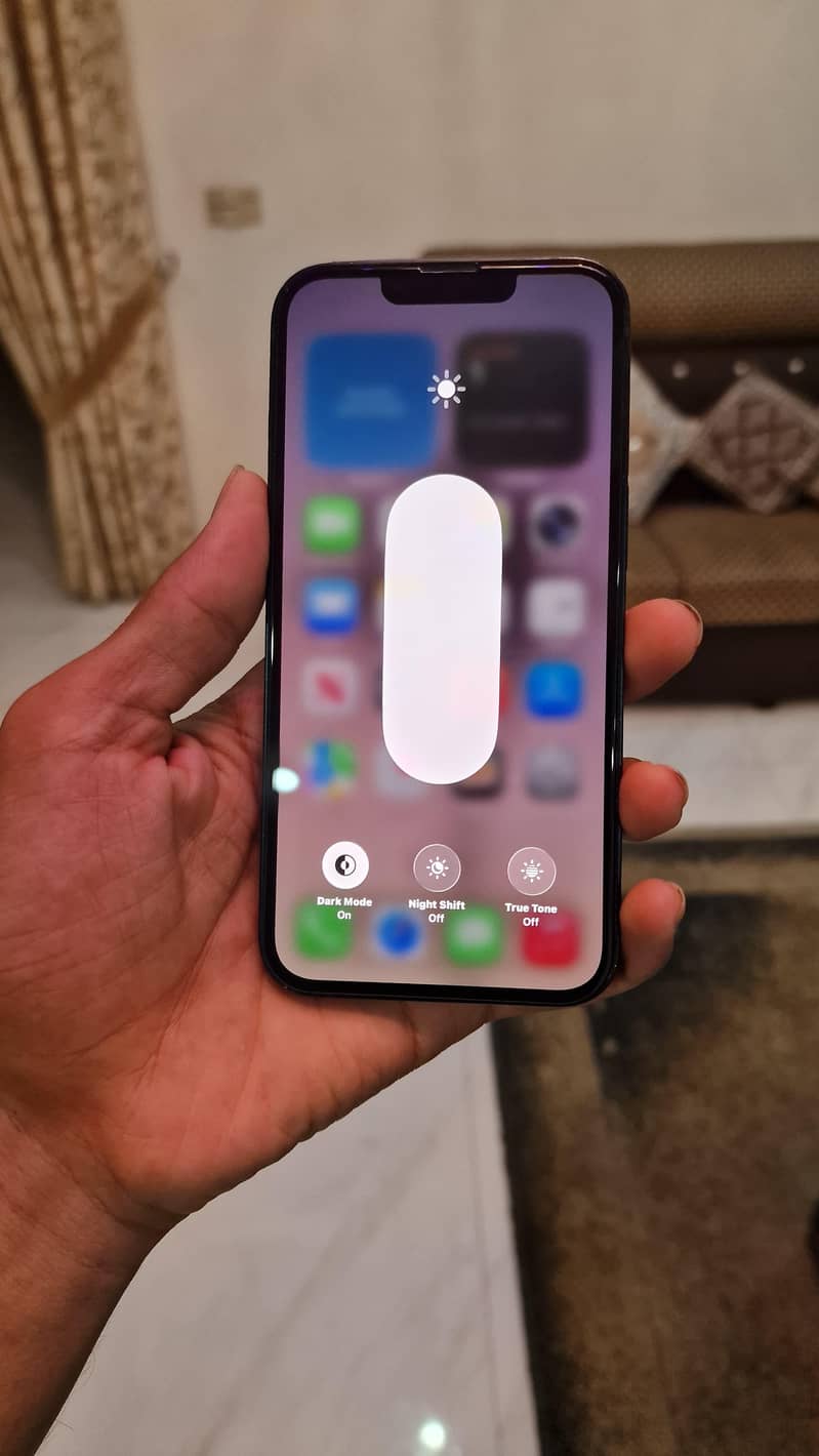 Apple iPhone 13 6