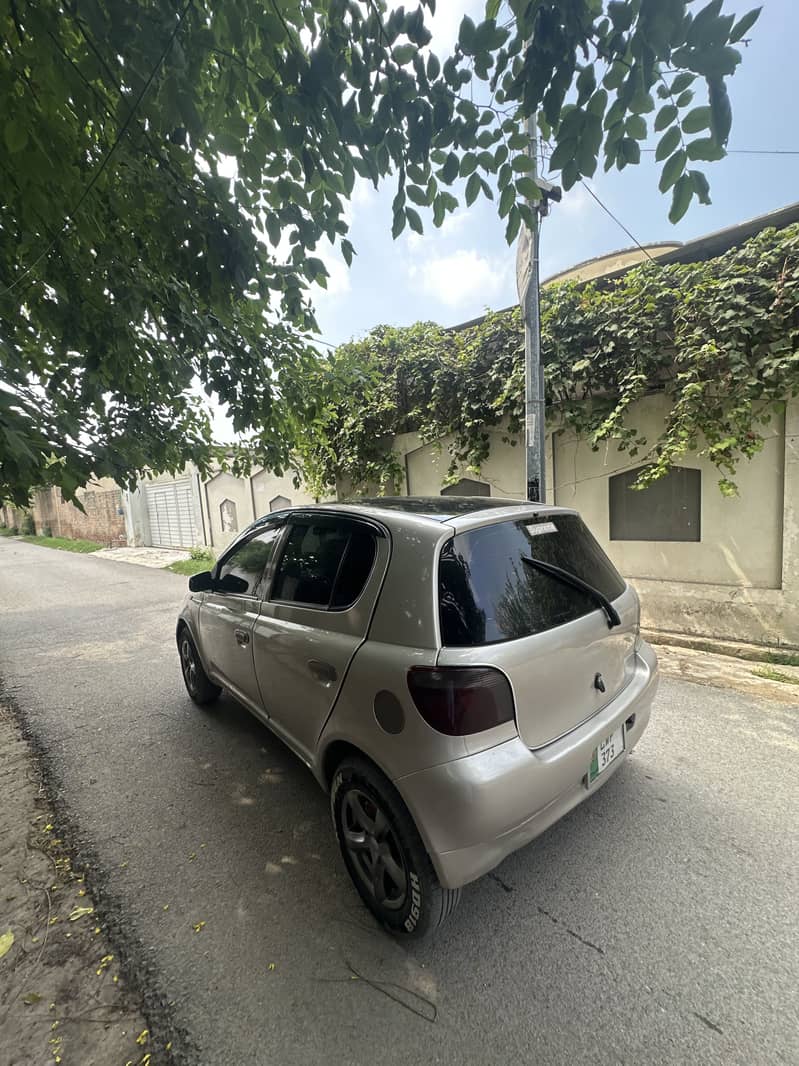 Vitz 2000 4