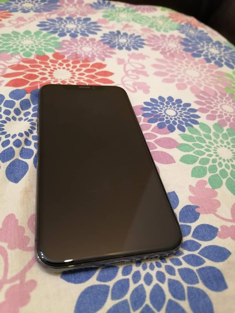 Apple iPhone X 3