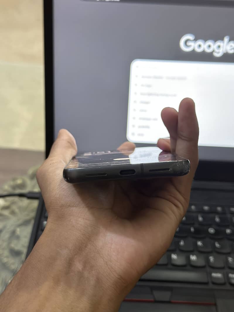 Google Pixel 8 4