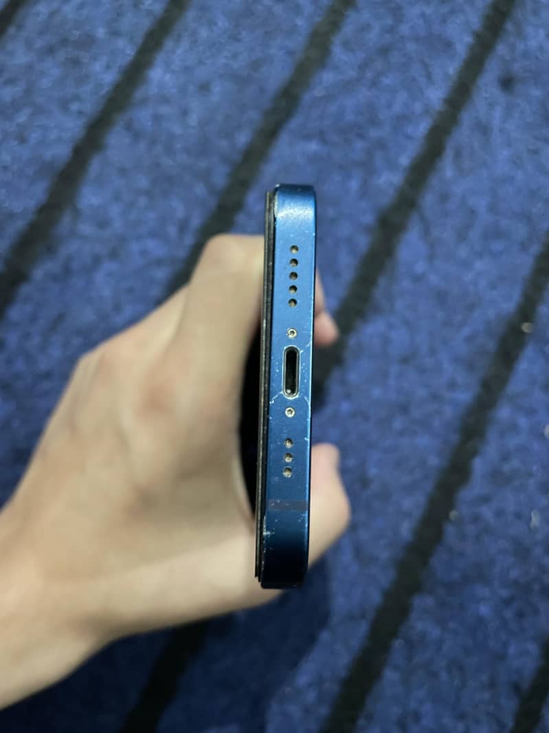 Apple iPhone 12 3
