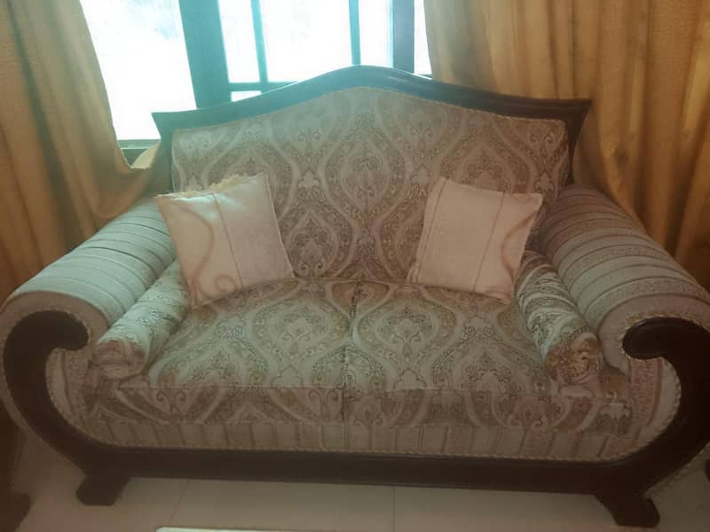 sofa 7 seater. 1