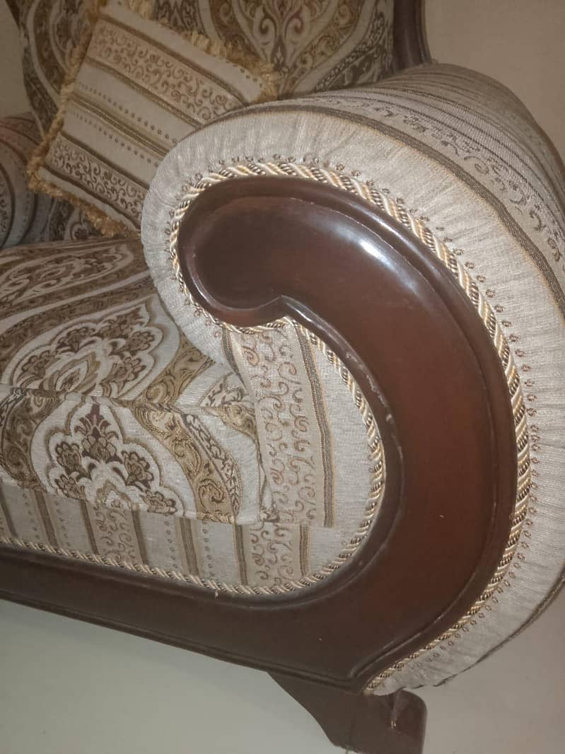 sofa 7 seater. 3