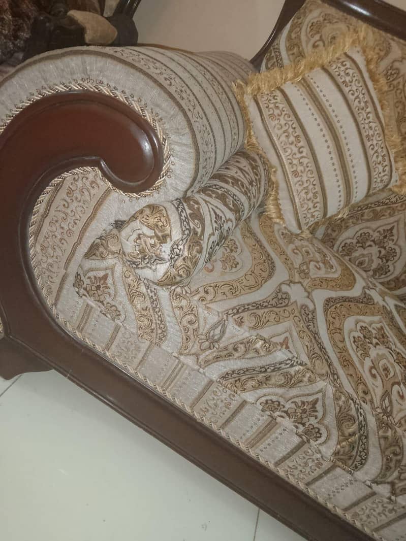 sofa 7 seater. 5