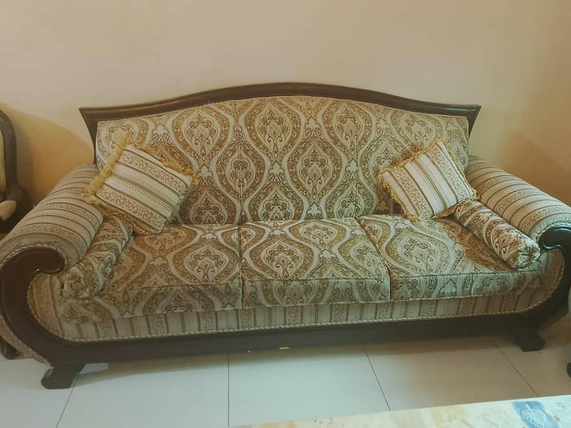 sofa 7 seater. 7